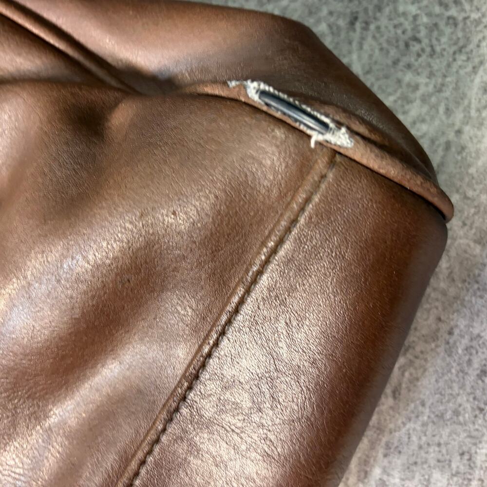 Brown Textured Leather Vintage Handbag - Picture 4 of 6